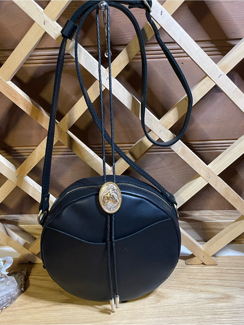 NWOT Portland Leather Goods ‘Full Grain Leather Circle Bag Approx 10”x 10” Large